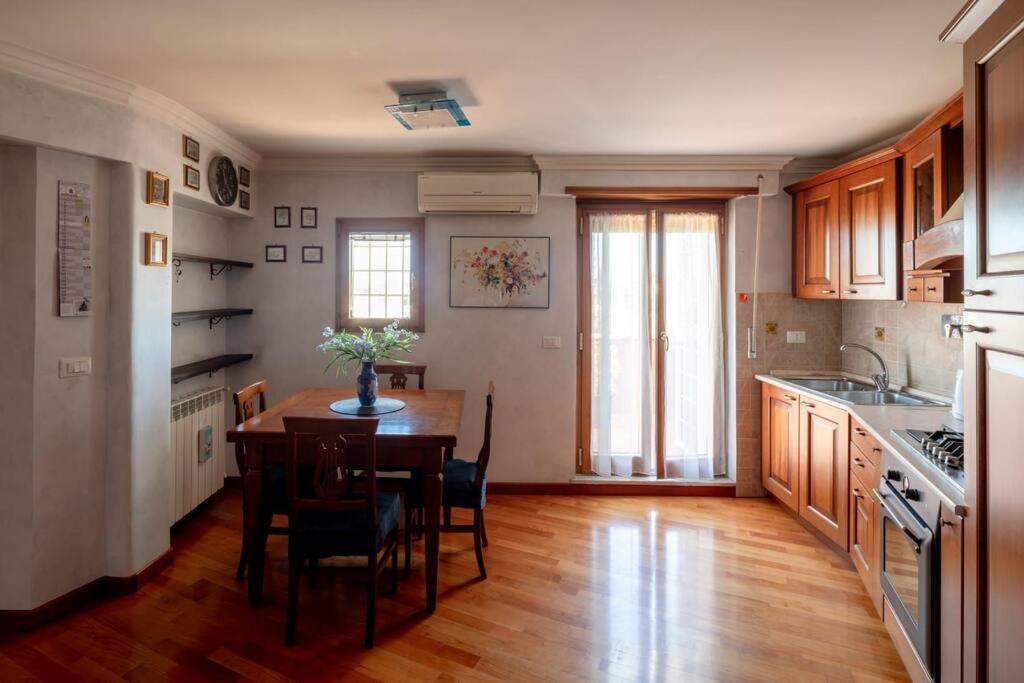 Ferienwohnung Attico Per Quattro Persone Sulla Nomentana, Wi-Fi, Aria Condizionata Rom Exterior foto