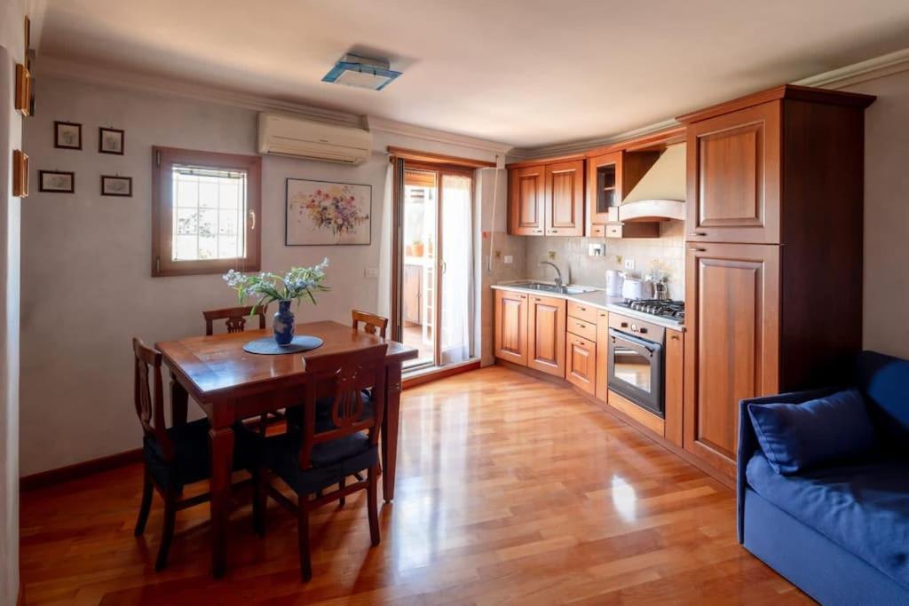 Ferienwohnung Attico Per Quattro Persone Sulla Nomentana, Wi-Fi, Aria Condizionata Rom Exterior foto
